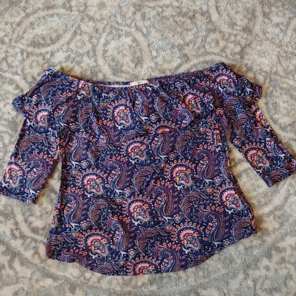 Off the shoulder navy paisley top